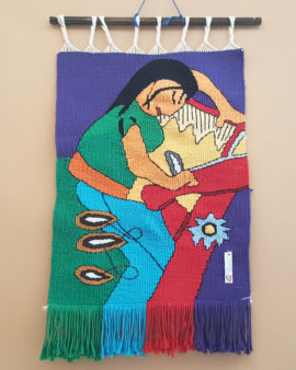 tienda tapices artesanales-tapiz mujer hecho a mano-APACE Talavera